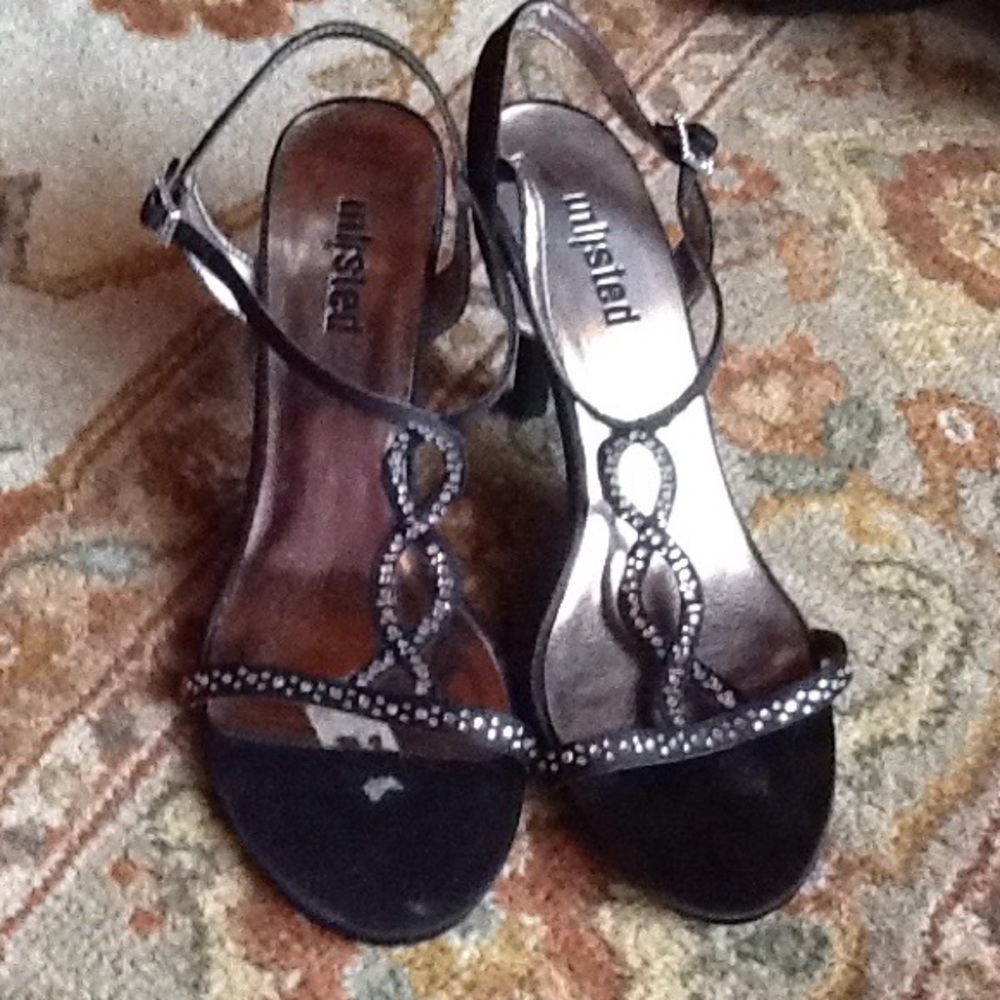 NWOT 10M/W  3 in heel fabric / rhinestone leathe👠